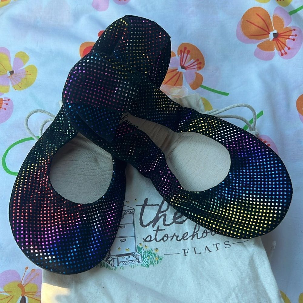*BRAND NEW* Disco Rainbow Dots Storehouse Flats -7 NWT